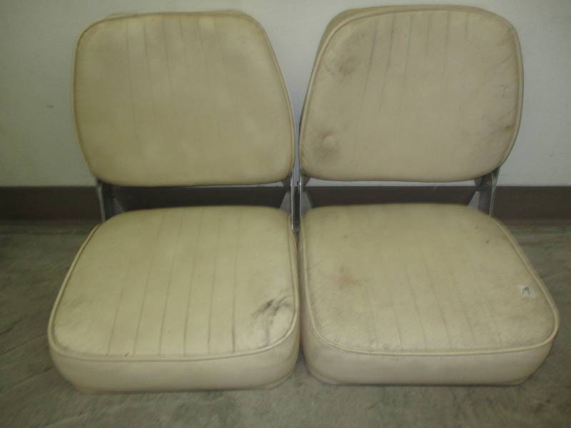 lot 109 image: 2 Boat Seats