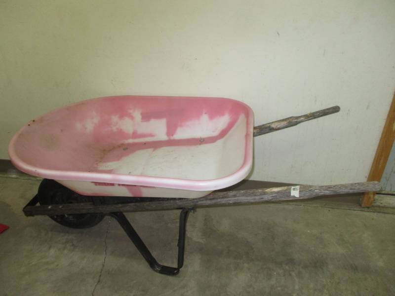 lot 117 image: Wheelbarrow