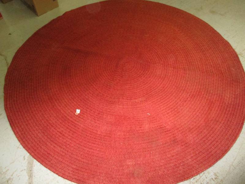 lot 139 image: Rug 6 ft Round Rug