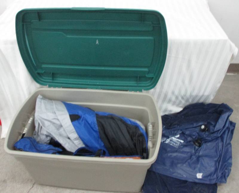 lot 147 image: Tent in Tub
