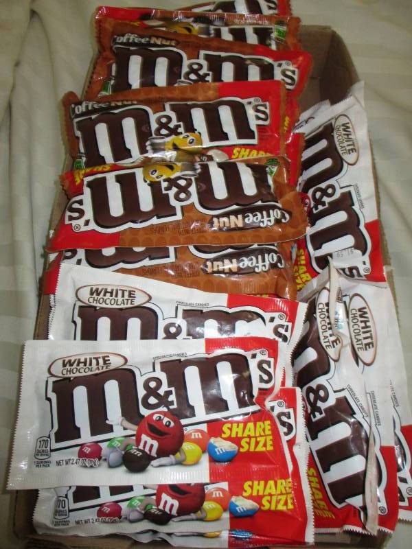 lot 152 image: 36 packs of various m&ms shARE SIZE BAGS