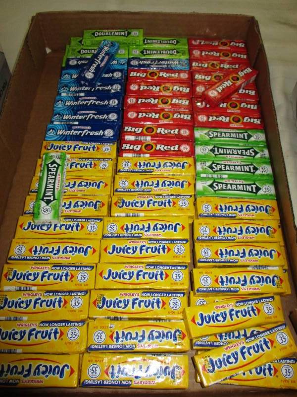 lot 175 image: 111 Packs of Gum