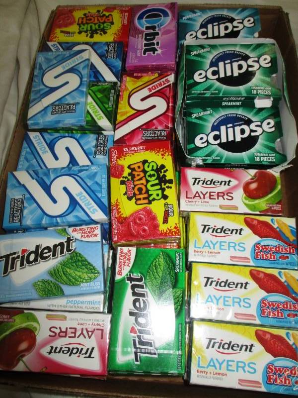 lot 183 image: 70 Packs of Gum