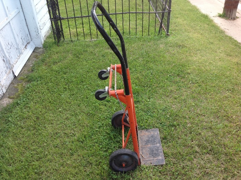 lot 20 image: Moving Cart