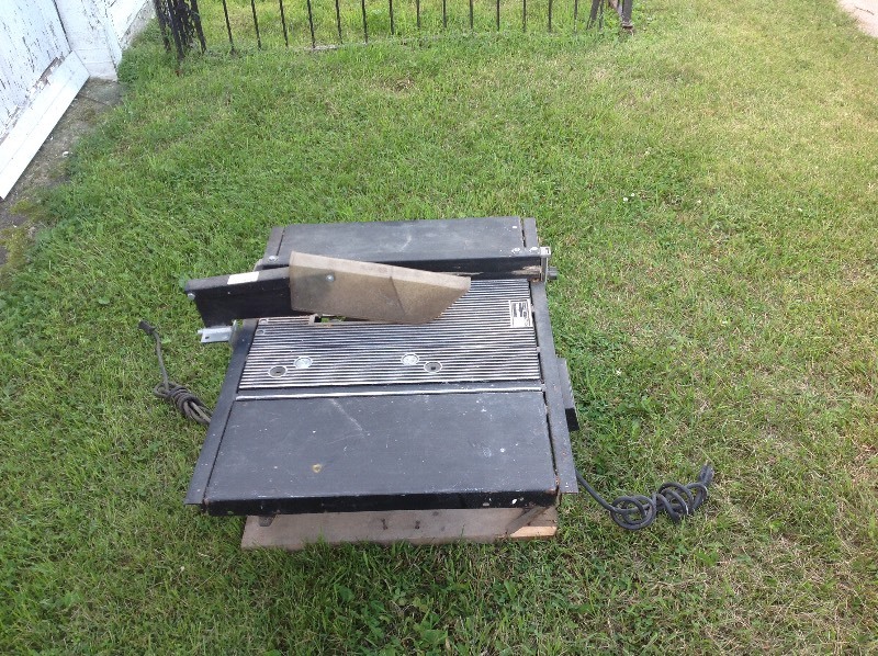lot 21 image: Craftsman Table Saw