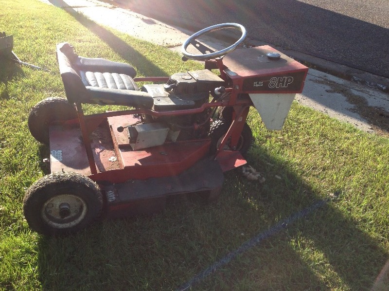 lot 35 image: 8 HP Big-Mow