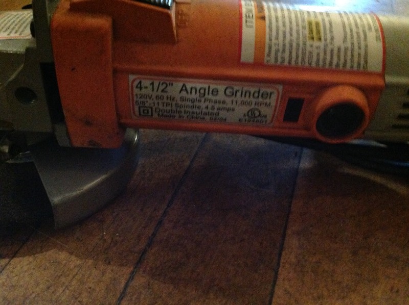lot 48 image: 4 12 Angle Grinder
