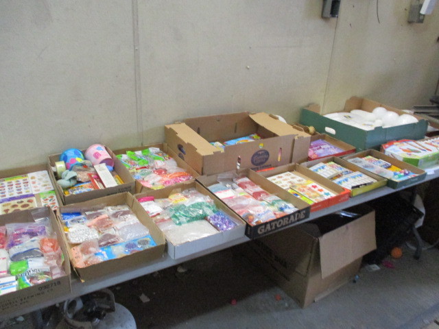 lot 5 image: Craft Supplies