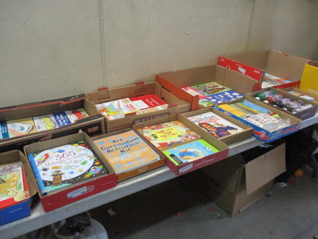 lot 6 image: Craft Supplies