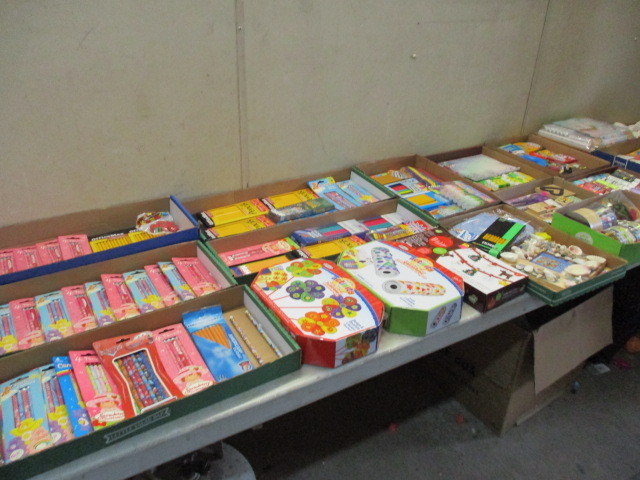 lot 11 image: Craft Supplies
