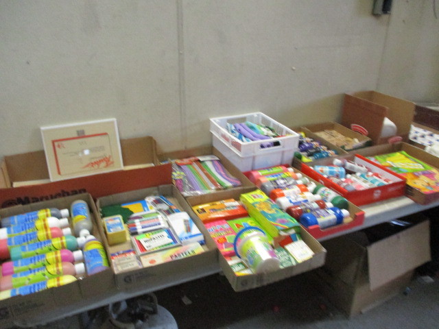lot 13 image: Craft Supplies