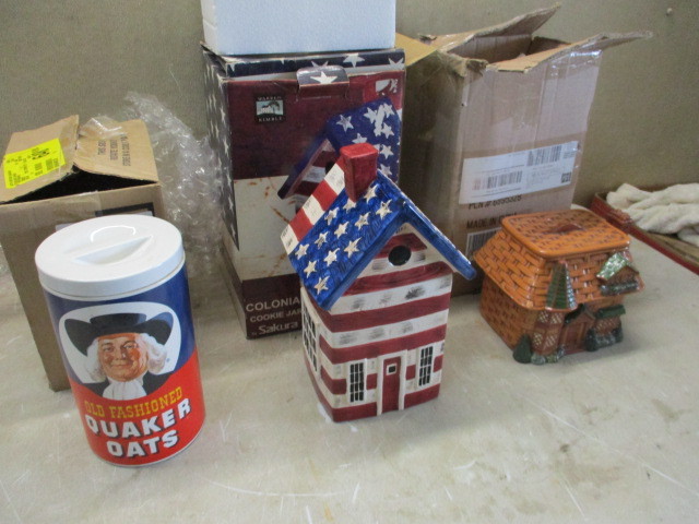 lot 21 image: Cookie jars