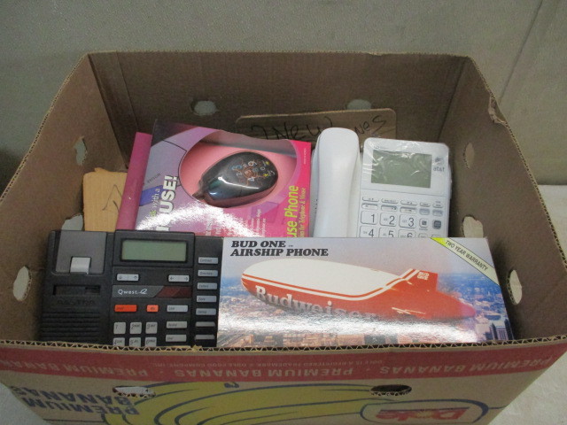 lot 30 image: Phones