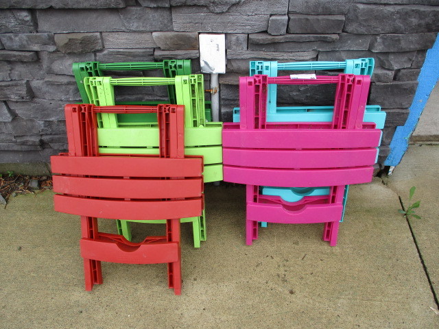 lot 68 image: 5 Small Folding Tables