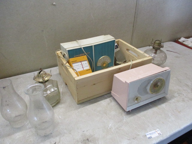 lot 72 image: Radios and Wooden box