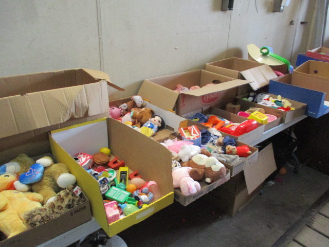 lot 83 image: Toys