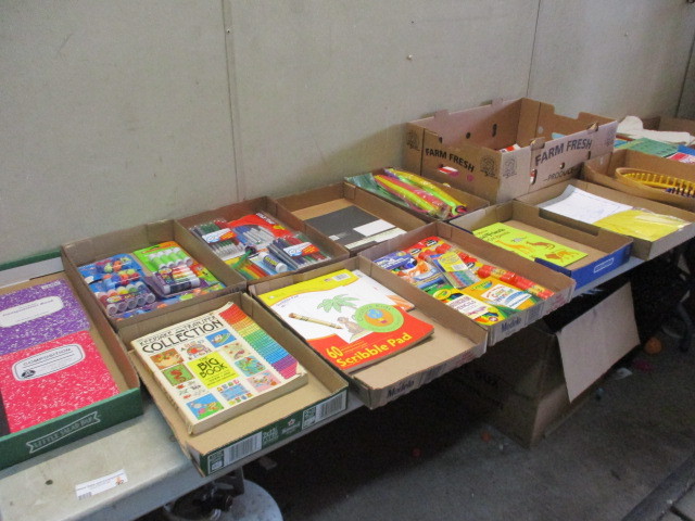 lot 92 image: Craft Supplies