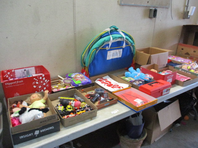lot 94 image: Toys