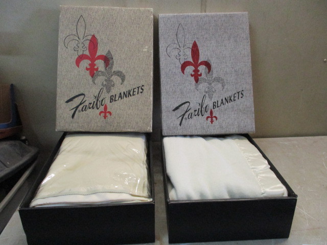 lot 113 image: Faribo Woolen Mills Blankets