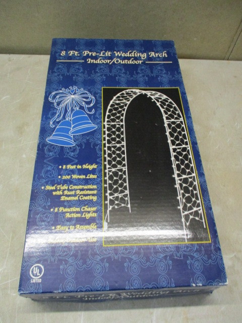 lot 114 image: Wedding Arch