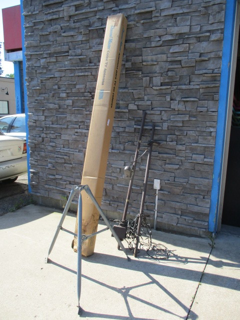 lot 125 image: Antennas