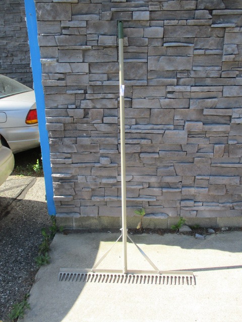 lot 133 image: Aluminum Rake