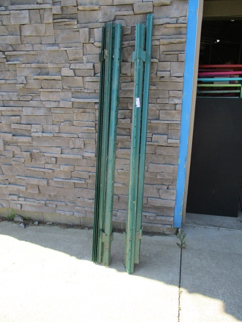lot 137 image: 6 Fence Posts
