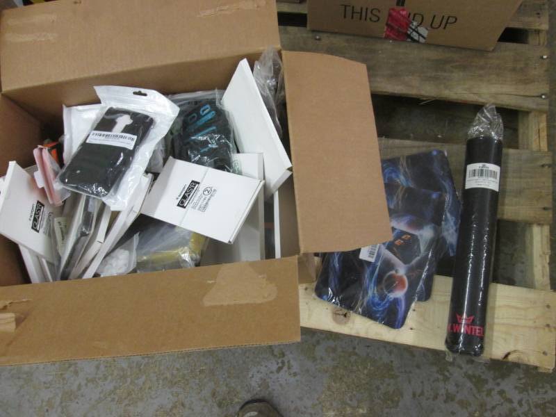 lot 3 image: Mouse Pads, Screen Protectors, Phon...
