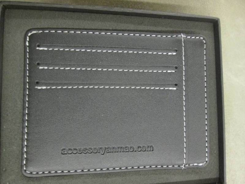 lot 15 image: 5 Black Credit Card Accessory...