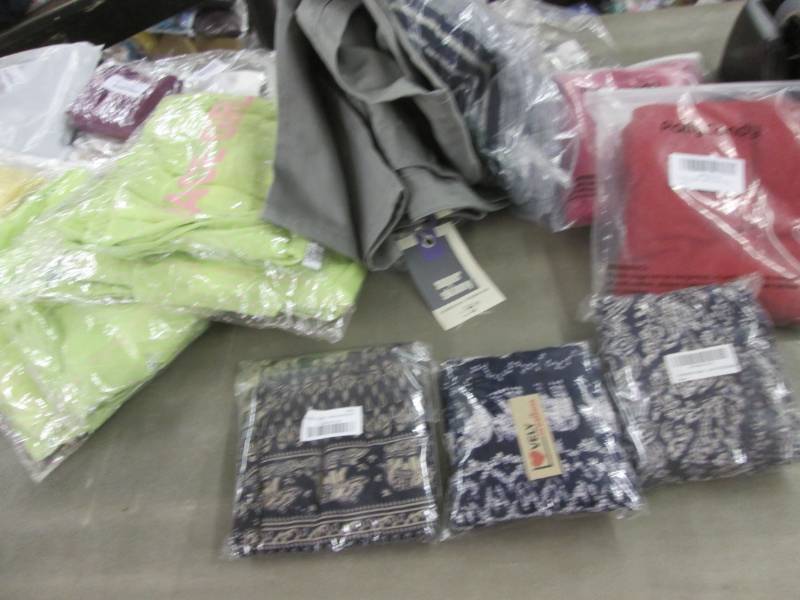 lot 47 image: 11 Assorted Ladies Bottoms in Varyi...