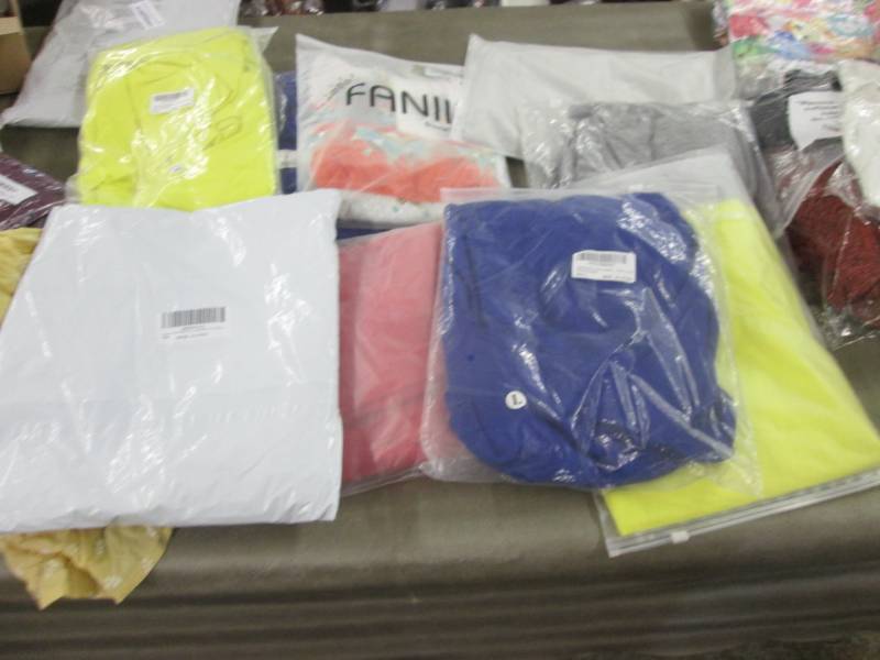 lot 52 image: 10 Assorted Ladies Dresses in varyi...