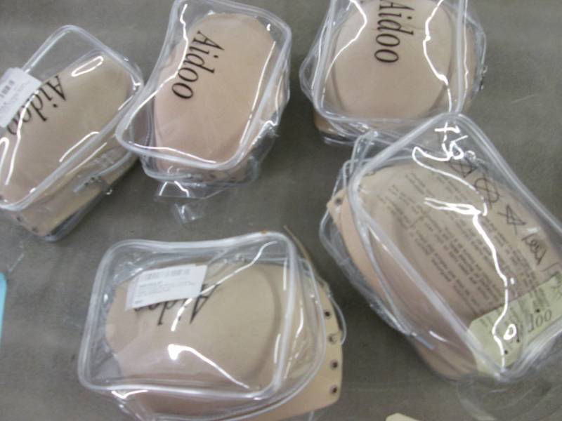 lot 54 image: 5 Aidoo Adhesive PushUp Bras B cup...