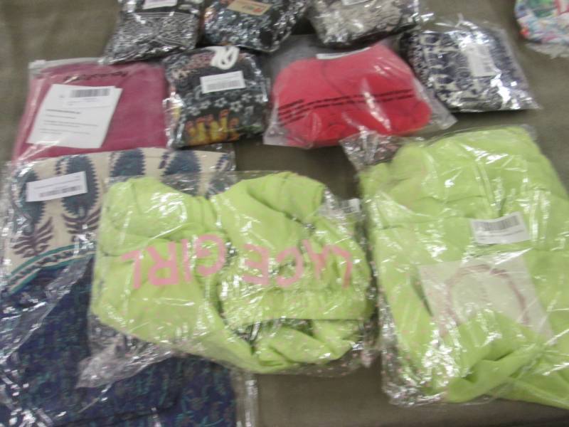 lot 63 image: 10 pr Lounge Pants Assorted Sizes...
