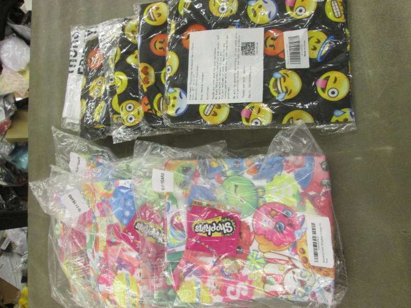 lot 71 image: 5 Girls Shopkins T-Shirts, 5 Emoji ...