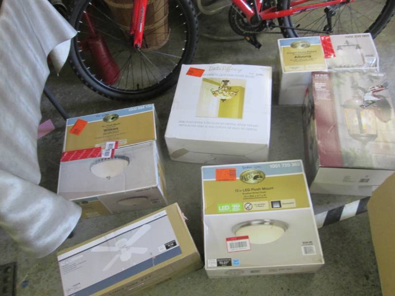 lot 120 image: Lot of 6 Lights with Broken GlassG...
