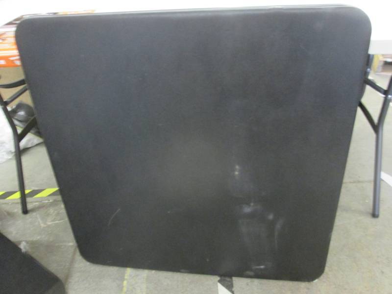 lot 157 image: 34 Inch Padded Card Table small spl...