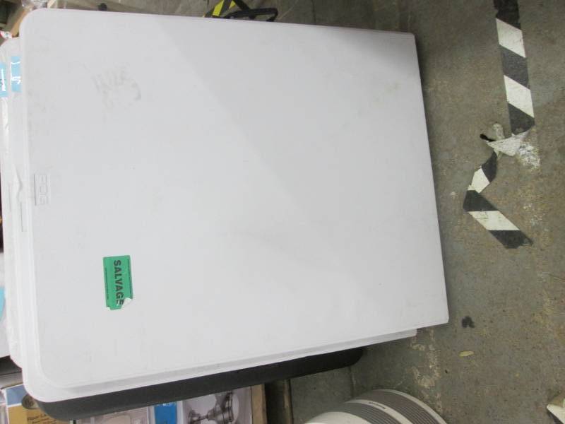 lot 160 image: PDG 6 ft Bifold Table- damaged...