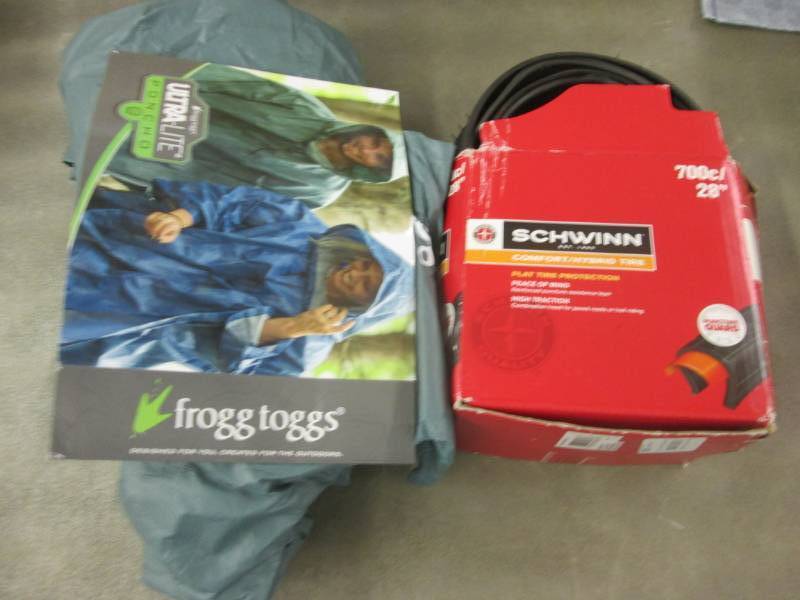 lot 189 image: 28 inch Schwinn Comfort Tire, Ultra...