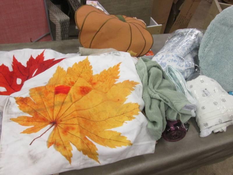 lot 223 image: Shower Curtains, 2 Pillow Covers, I...