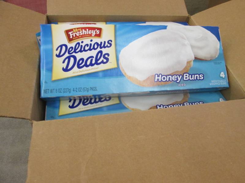 lot 313 image: Case of 16-8 oz Boxes Mrs. Freshley...