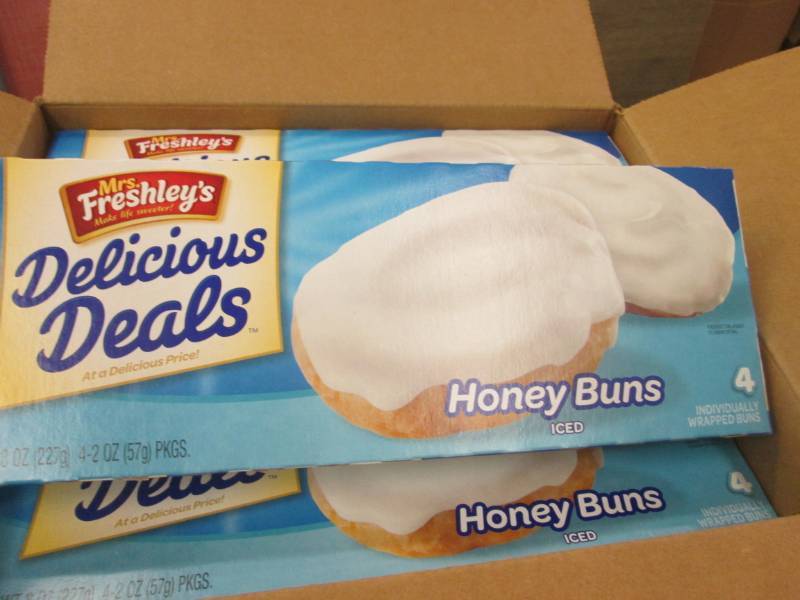 lot 316 image: Case of 16-8 oz Boxes Mrs. Freshley...