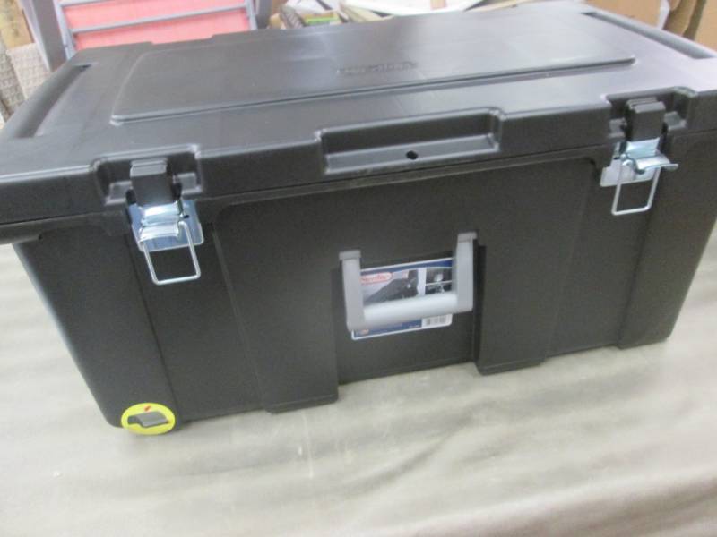 lot 327 image: Sterilite Footlocker 31 14 x 17 5...