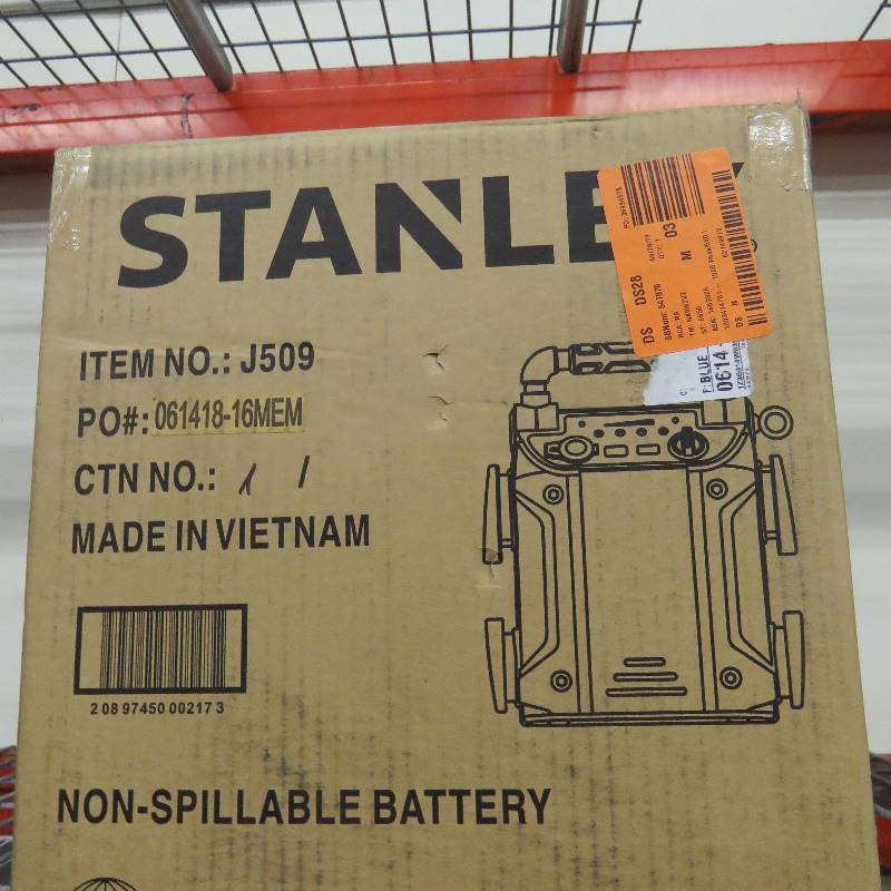 lot 34 image: Stanley 1000 Peak500 Instant Amps Jump Starter