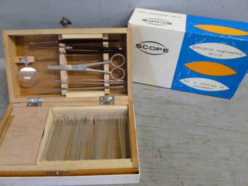 lot 41 image: Vintage Microscope Lab Kit
