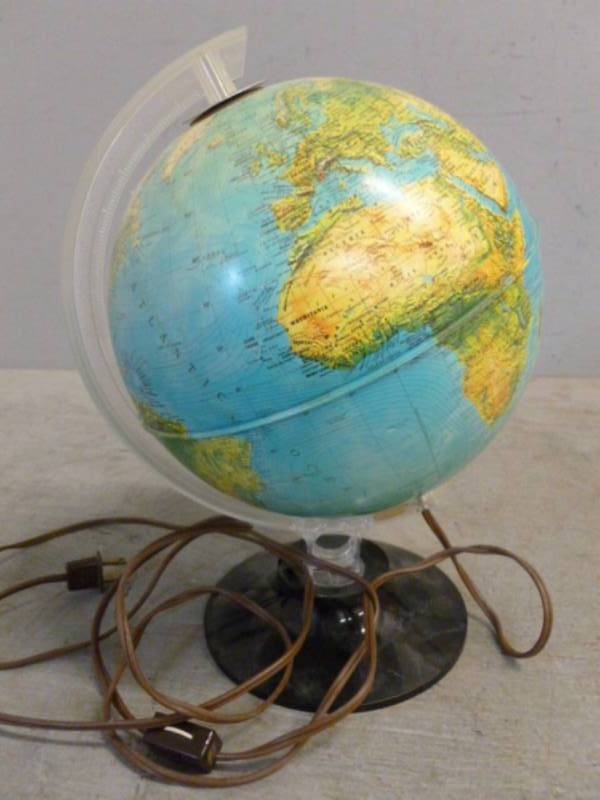 lot 42 image: Vintage World Globe