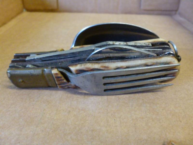 lot 46 image: Vintage Camp Knife