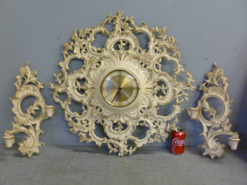 lot 54 image: Vintage Clock