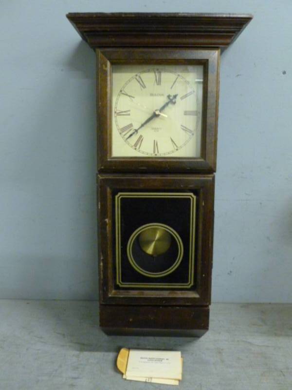 lot 82 image: Pendulum Clock
