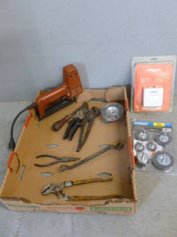 lot 98 image: Tools