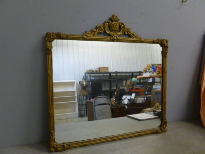 lot 104 image: Vintage Mirror